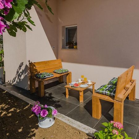 Lovely Apartment M&K In Peaceful Area - Zadar Exterior foto