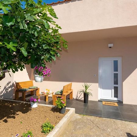 Lovely Apartment M&K In Peaceful Area - Zadar Exterior foto