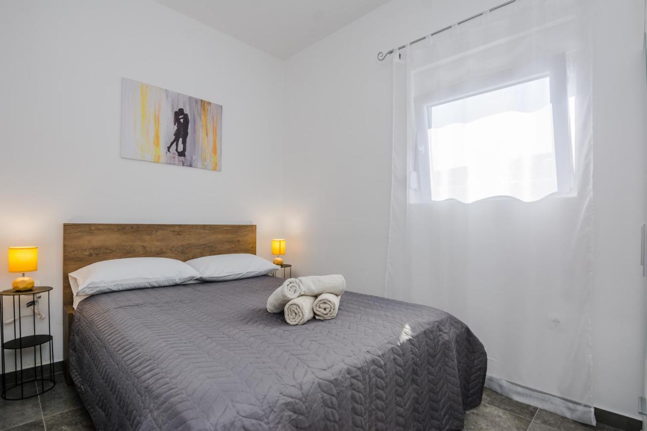 Lovely Apartment M&K In Peaceful Area - Zadar Exterior foto